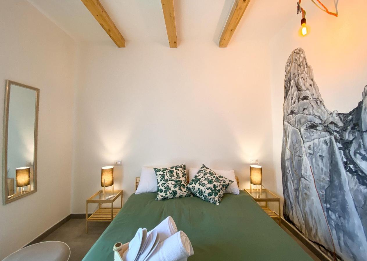 Bedandclimbing Hotel Baunei Exterior photo